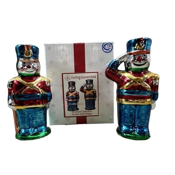 Vintage Living‎ Quarters Salt & Pepper Soldiers Blue Red Green Gold Christmas - Picture 1 of 6